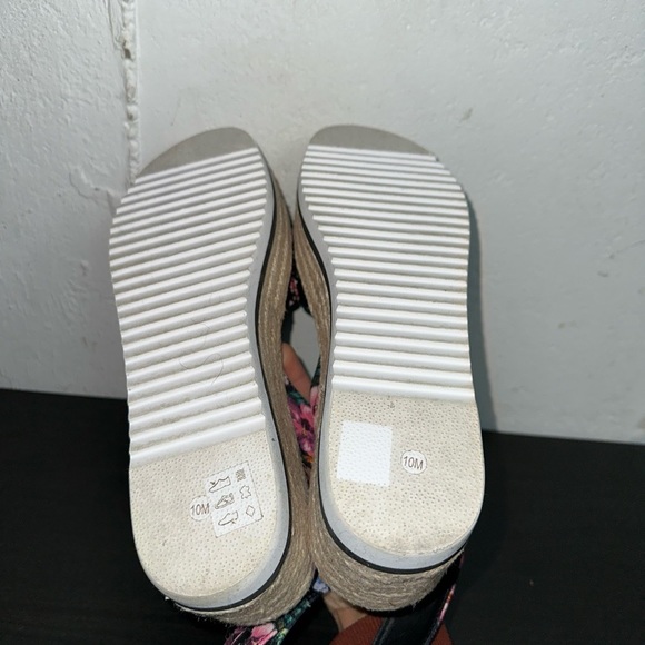 The Wishbone Collection Platform Floral Espadrille Size  10 - Picture 5 of 7